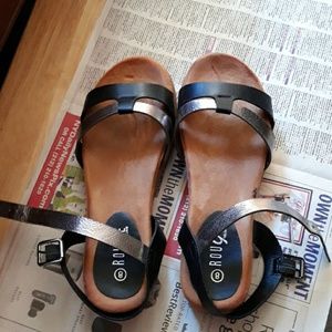 Women's open toed sandals